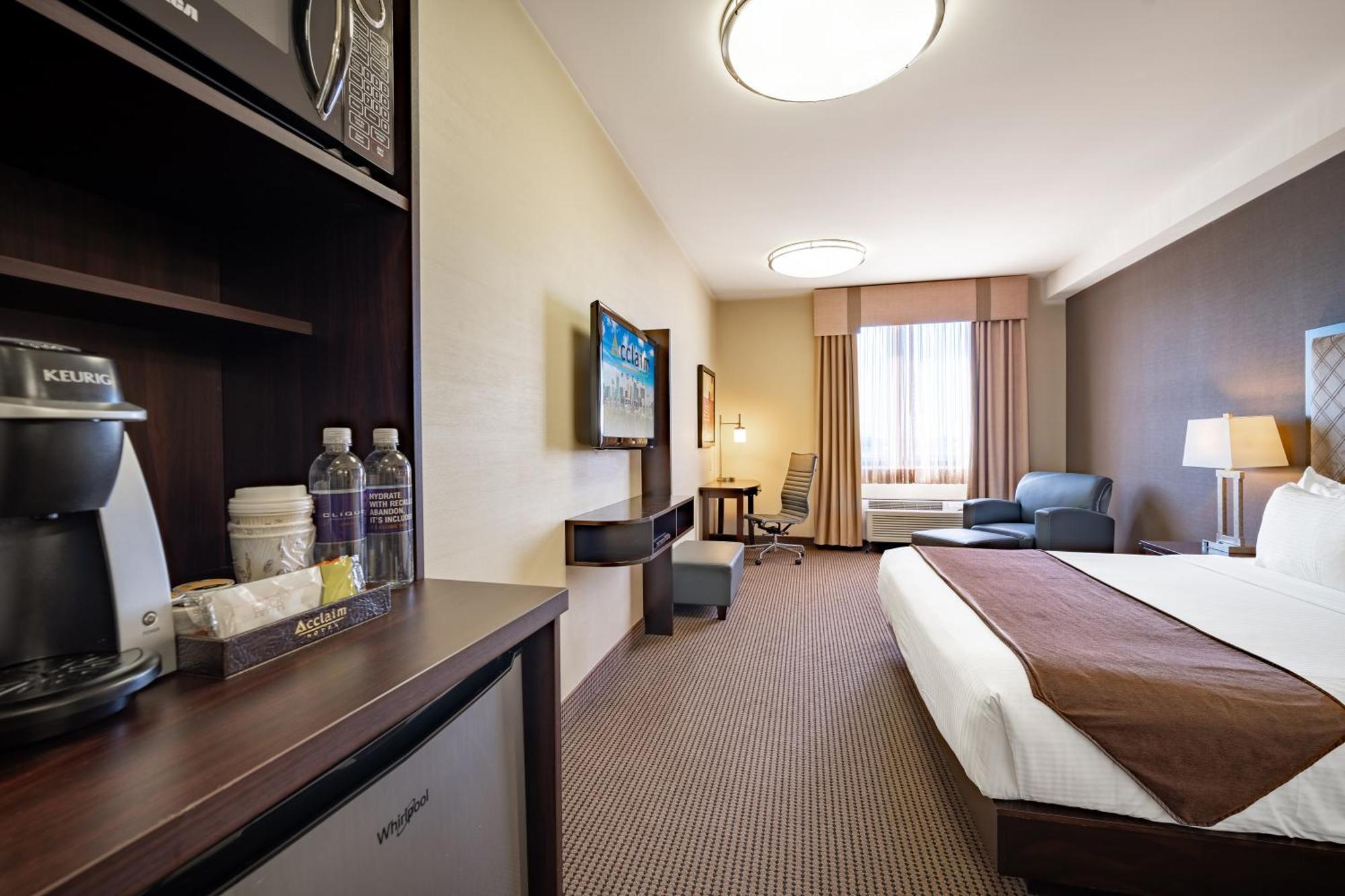 Hotel Acclaim By Clique