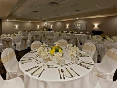 Acclaim By Clique Hotel Calgary