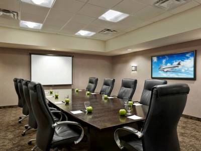 Acclaim By Clique Hotel 4*